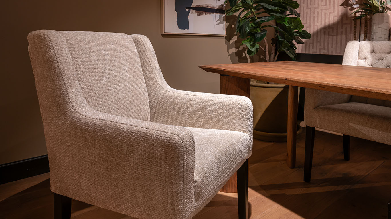 UrbanSofa-Dionne-eetkamerfauteuil-Flat-Back-Valencia-Nature-detail-2