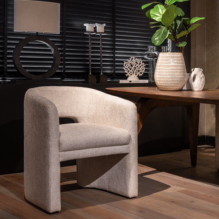 UrbanSofa-Zafira-eetkamerfauteuils-in-Rio-Sand-6