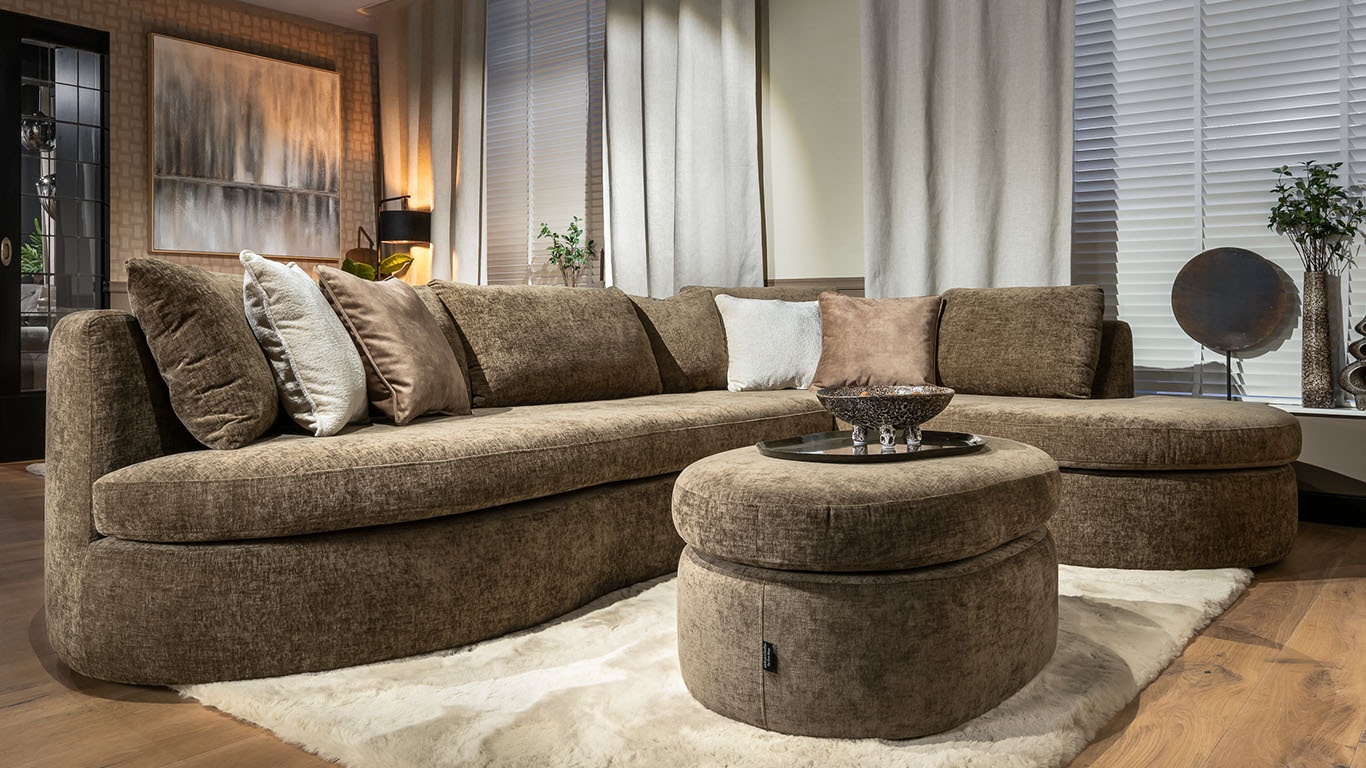 UrbanSofa-Ella-Hoekbank-met-Hocker-in-Charmonix-Espresso-1